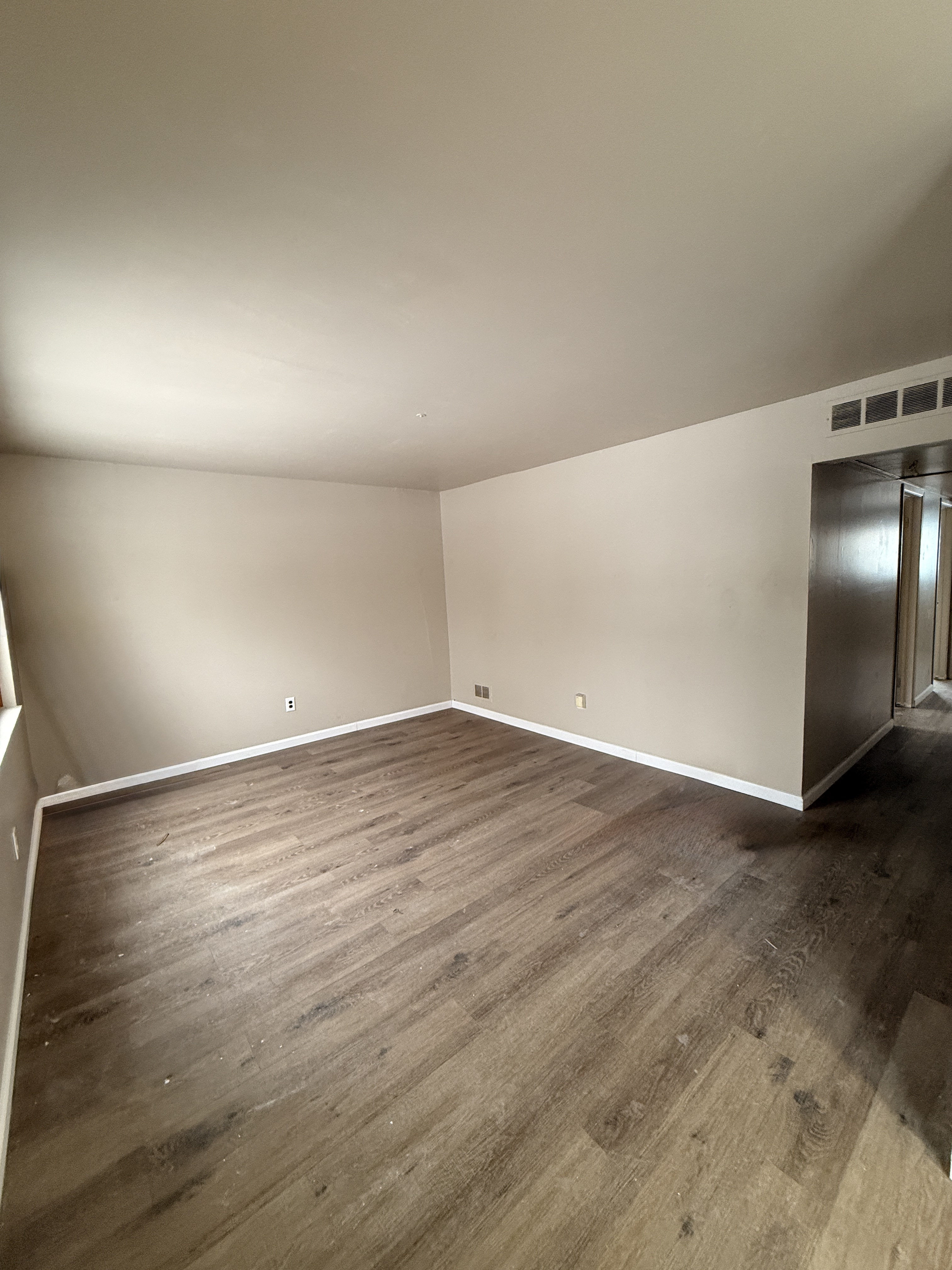 20795 Helle Ave. - Photo 4